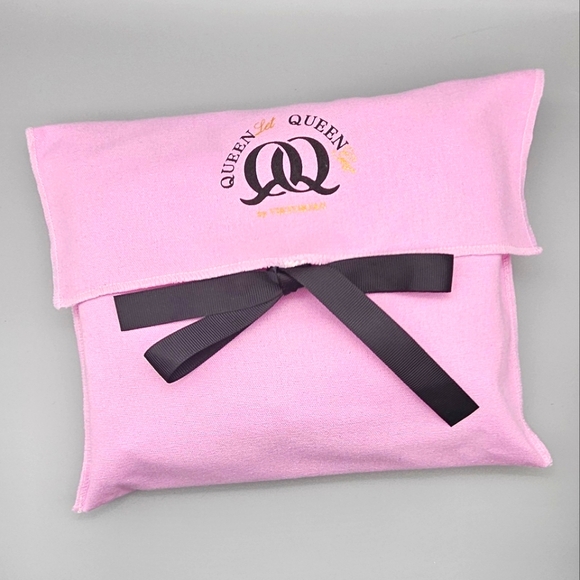 🩶CHANEL Grey Authentic Tri-fold Wallet/Clutch🩶 - Picture 16 of 17